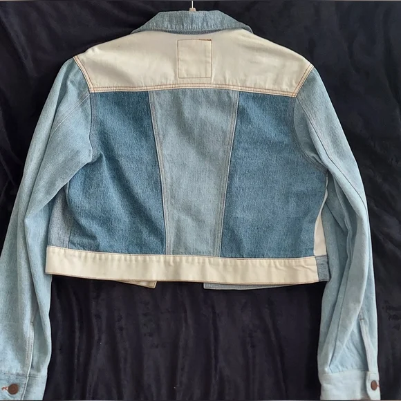 Women's Cropped Jean Jacket - Large - Picture 2 of 2